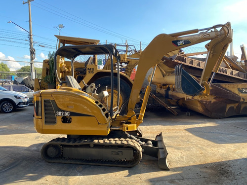 Imagem 11 de 15 de Mini Escavadeira Caterpillar 302.5c Ano 2011