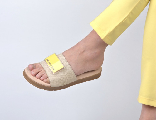 Imagen 4 de 7 de Zuecos Sandalias De Cuero De Mujer Mica - Ferraro
