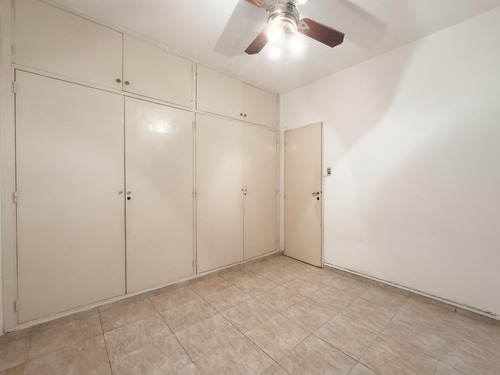 Venta - Departamento 2 Ambientes Con Patio - Recoleta