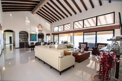 Casa Lago Alto