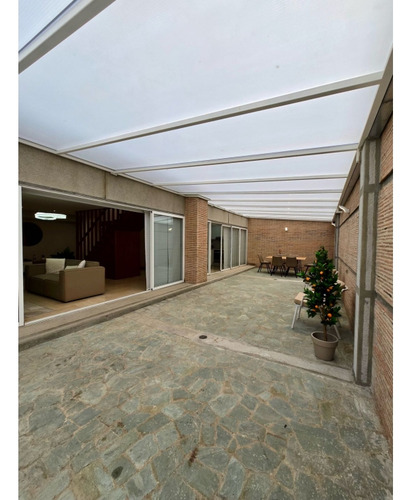 Apartamento En Alquiler 300 M2- Urb. La Castellana