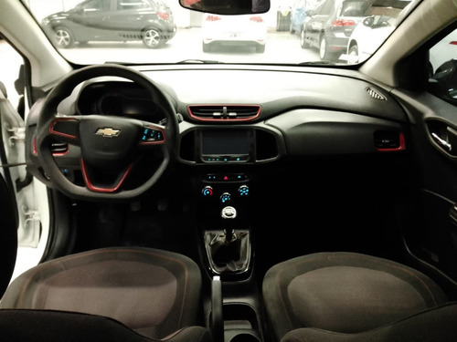 Imagen 12 de 15 de Chevrolet Onix 1.4 Effect 98cv Df