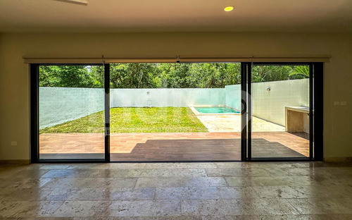 Casa En Venta En Mérida En Cabo Norte, Privada Arietta