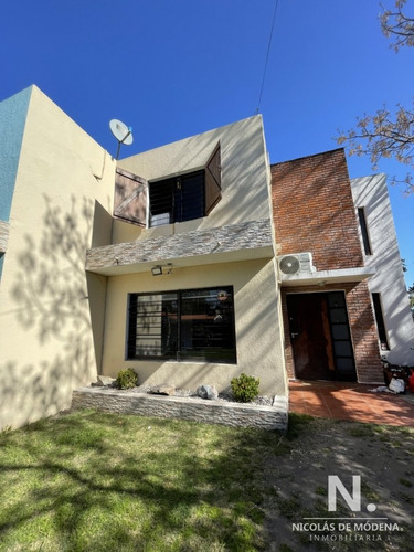 Casa Concepto Minimalista De 2 Dormitorios En Pinares En Venta