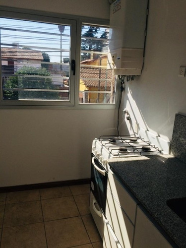 Imagen 5 de 13 de Departamento De 2 Ambientes Con Balcon Al Frente En Venta - Moron Norte