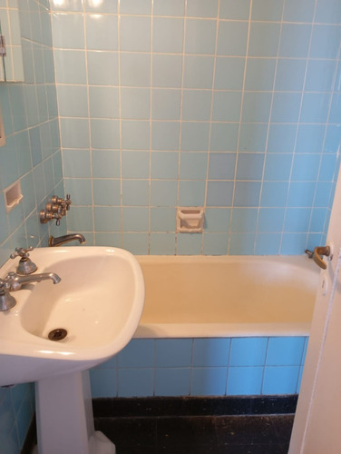 Alquiler 2 Dormitorios + Escritorio Y Toilette Seguridad 24h. Av La Plata 150