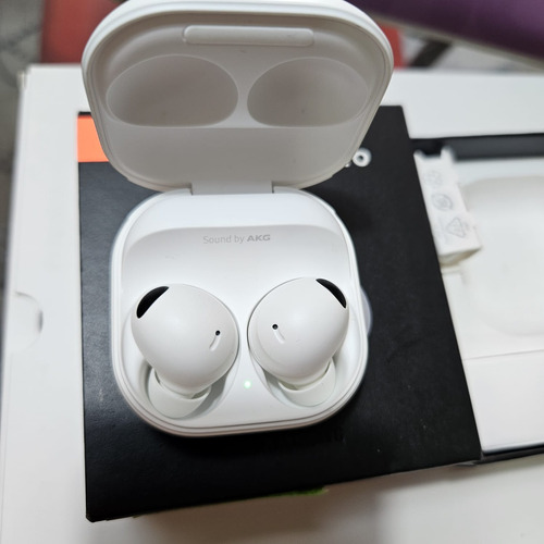 Auriculares Inalámbricos Galaxy Buds2 Pro Sm-r510 White Led (Usado)