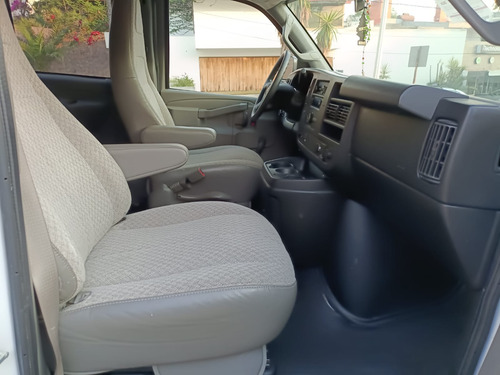 Chevrolet Express 6.0ls D 12 Pas At