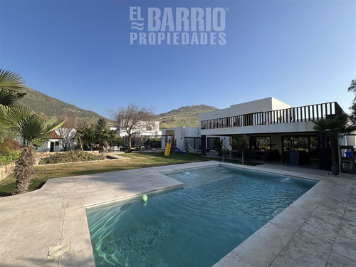 Casa En Venta De 4 Dorm. En Colina