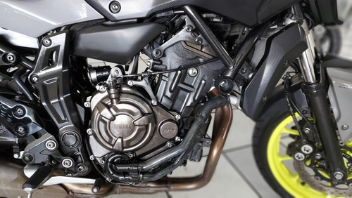 Imagem 10 de 13 de Yamaha Mt 07 Abs
