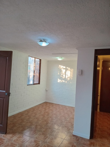 Casa Dos Pisos Con Excelente Ubicación *se Acepta Subsidio