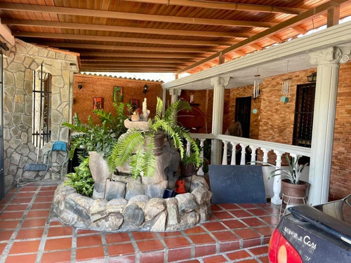 Imagen 2 de 14 de En Venta Gran Casa En Turmero 04121460083
