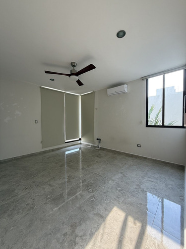 Casa De 4 Recámaras + Cuarto De Servicio, En Residencial Parque Natura En Cholul