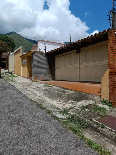 Casa En La Urb. El Marques