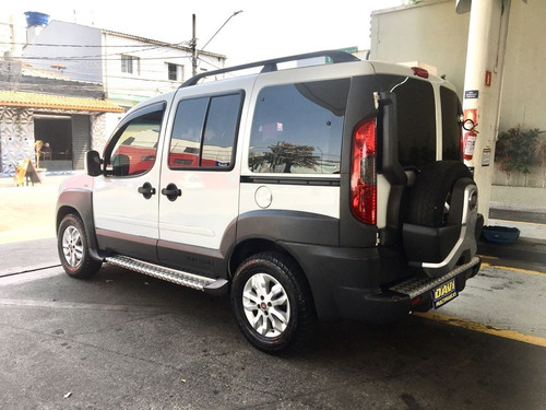 Imagem 6 de 9 de Fiat Doblo Adv 1.8