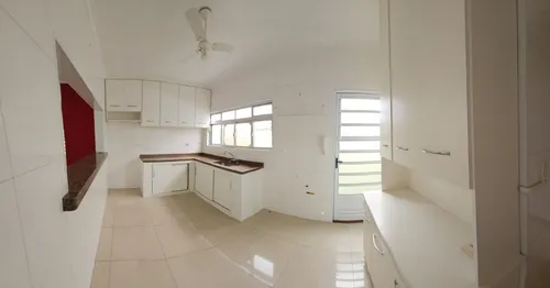 Casa Com Fachada Reformada Em Localização Estratégica Para Comércio/moradia