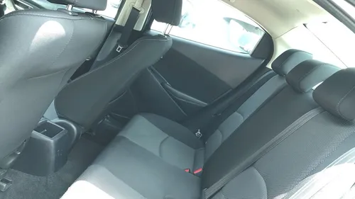 Mazda 2 Touring Sedan 2020