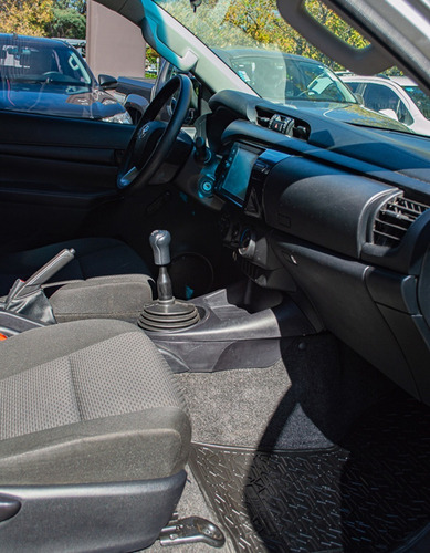 Imagen 13 de 19 de Toyota Hilux Cabina Simple 4x4