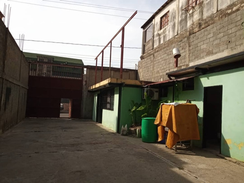 Imagen 2 de 7 de Venta De Galpón Con Oficinas A Pocos Metros De La Av. Las Industrias Y Elcc Metropolis De Barquisimeto Rp