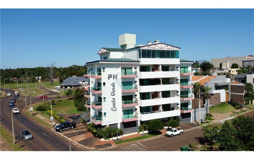 Vendo Departamento En El Edificio Hp Costa Verde De Encarnación: 4 Habitaciones Y 5 Baños.