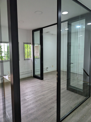 Dueño Vende O Alquila Galpón Balboa 220/230 Con Oficinas Y Local Comercial 1280 M2 Distrito Audiovisual Excelente Estado Sistema Contra Incendios Piso Reforzado Entrada Para Camiones Containers