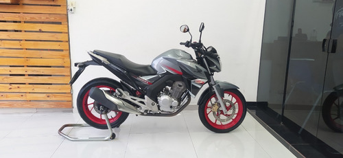 Imagem 3 de 7 de Honda Twister 250 F 2018 Prata Tebi Motos