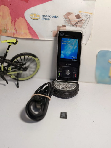Motorola Zn 300 Telcel Funcional Leer Descripcion!! Gris Con Negro (Usado)