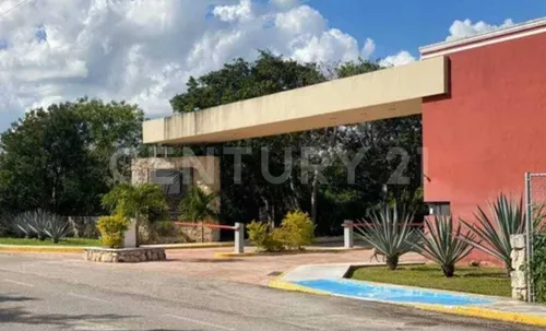 Residencia En Construcción, 1586 M2 De Terreno En Campo Bravo, Mérida, Yucatán.