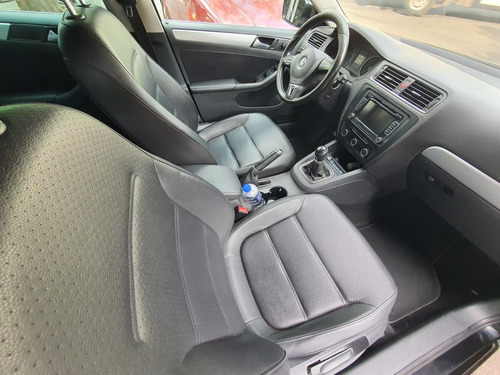 Volkswagen Jetta 2.5 Sport L5 Man Qc Nav B A C B E At