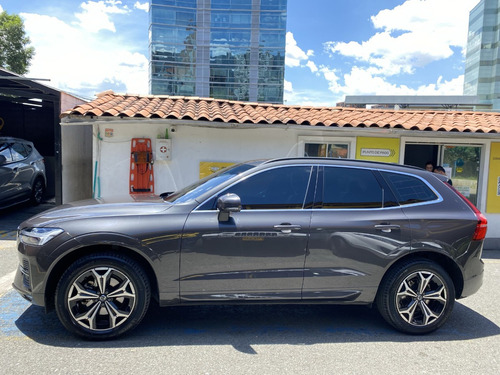 Imagen 4 de 25 de Volvo Xc60 B5 Mild Hybrid 2022
