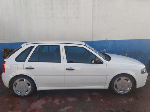 Imagem 10 de 13 de Volkswagen Gol 2014 1.0 Ecomotion Total Flex 5p