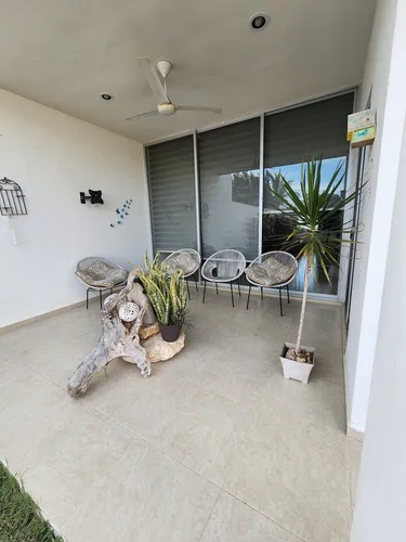 Casa Equipada Con Amplio Jardin En Venta, Merida