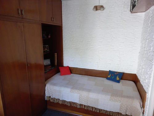 Frente A Av. Garzon. Colón. Chalet 3 Dorm.