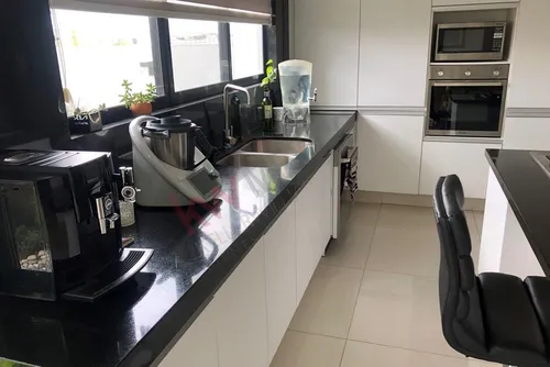 Venta De Casa Con Recámara En Planta Baja En Lomas De Angelópolis