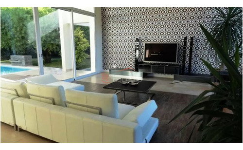 Casa En Venta Y Alquiler En Punta Del Este, Próximo A Shopping