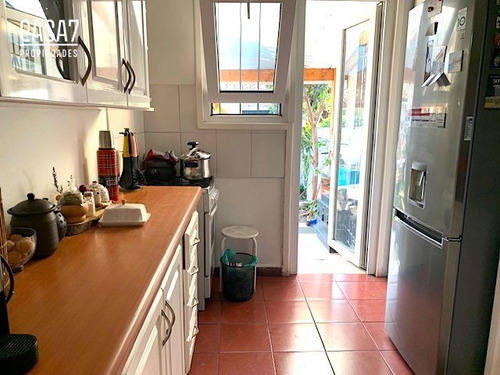 Casa En Venta De 3 Dorm. En Ñuñoa