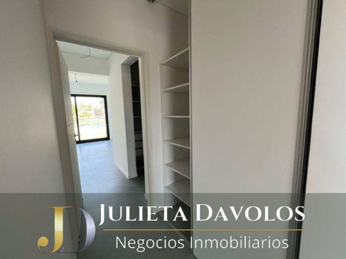 Imagen 14 de 22 de Casa En Venta 4 Dormitorios Barrio El Canton Con Pileta
