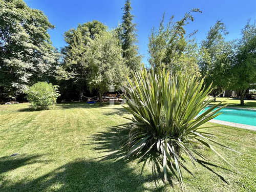 Casa En Venta De 3dorm En Suite Chicureo Poniente Colina