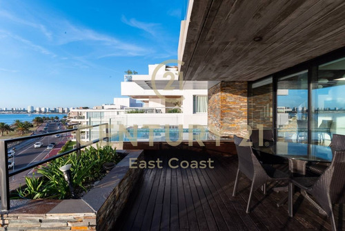 Imagen 11 de 30 de Le Bleu Pent-house En Venta Frente Al Puerto Con El Diseño De Carlos Ott