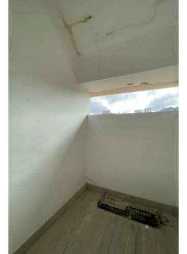 En Venta Apto 280 Mts Con Terraza Las Mesetas De Santa Rosa