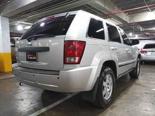 Imagen 5 de 11 de Jeep Grand Cherokee Lared Automatico