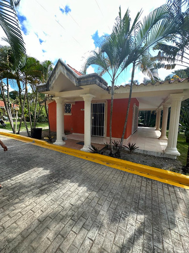En Samaná, Republica Dominicana, Villas Listas Para Mudarse, Dos Habitaciones Con Sus Baños, ¡sala, Comedor, Cocina, Terraza Techada Y Patio En El Residencial Bahía De Los Dioses!