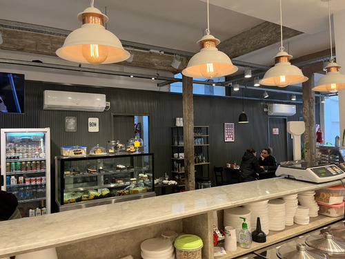 Fondo De Comercio A La Venta Bar- Heladeria - Cafeteria En Pleno Villa Del Parque