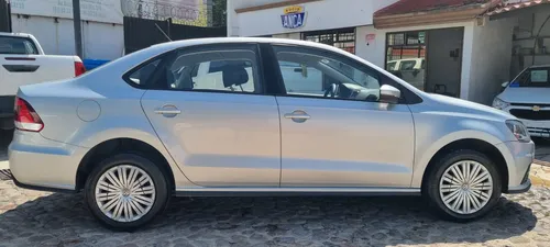 Volkswagen Vento 1.6 Starline At