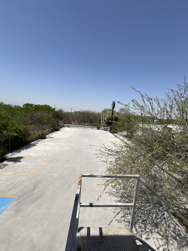 Edificio Comercial Operando En Venta En Centro De Apodaca