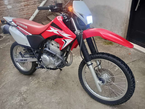 Permuto Por Auto, Ofertas Razonables. Se Va Transferida.