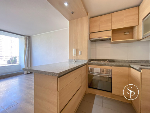 Una Habitación En Suite Con Estac. Y Bodega Metro Ñuble