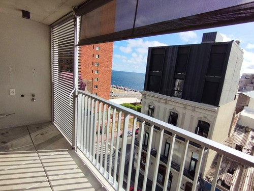 Imagen 7 de 18 de Alquiler Dos Dormitorios Barrio Sur, Terraza, A Metros De La Rambla