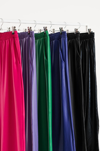 Pantalón Engomado Con Elástico En La Cintura Y Bolsillos