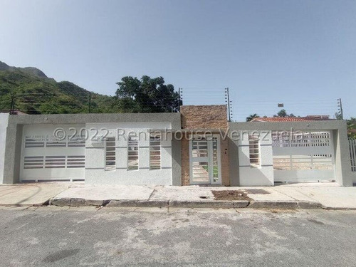 Yilmer Salazar Vende Casa En Urbanizacion El Castaño En Maracay 24-9164 Yjs